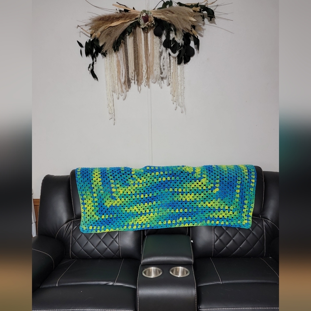 Handcrafted Crochet Afghan 48"x48" Blue Green Yellow Verigated Spiral pattern - Picture 4 of 10